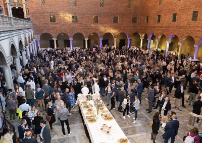 Mingle at reception at Stockholm City Hall. Photo by Marcus Andrae.