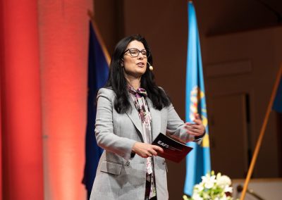 Conference Moderator Anna Olin Kardell at the Closing Ceremony. Photo by Marcus Andrae.